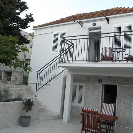 Apartmani Adam Primosten Exterior photo