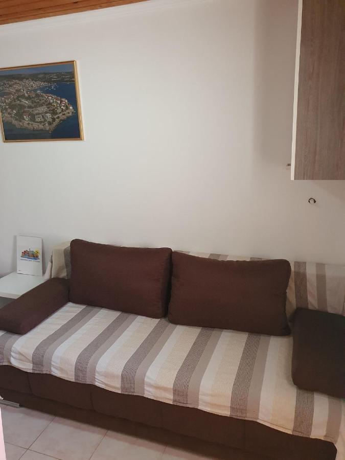Apartmani Adam Primosten Exterior photo
