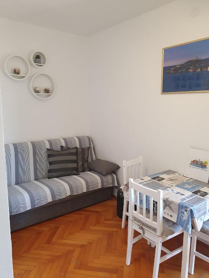 Apartmani Adam Primosten Exterior photo