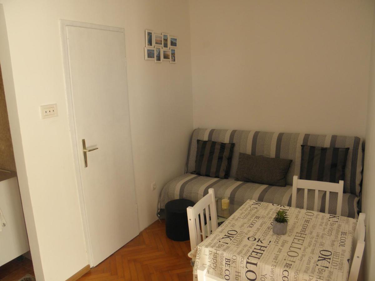 Apartmani Adam Primosten Exterior photo