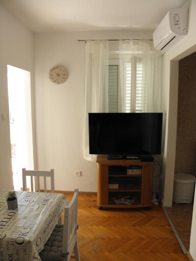 Apartmani Adam Primosten Exterior photo