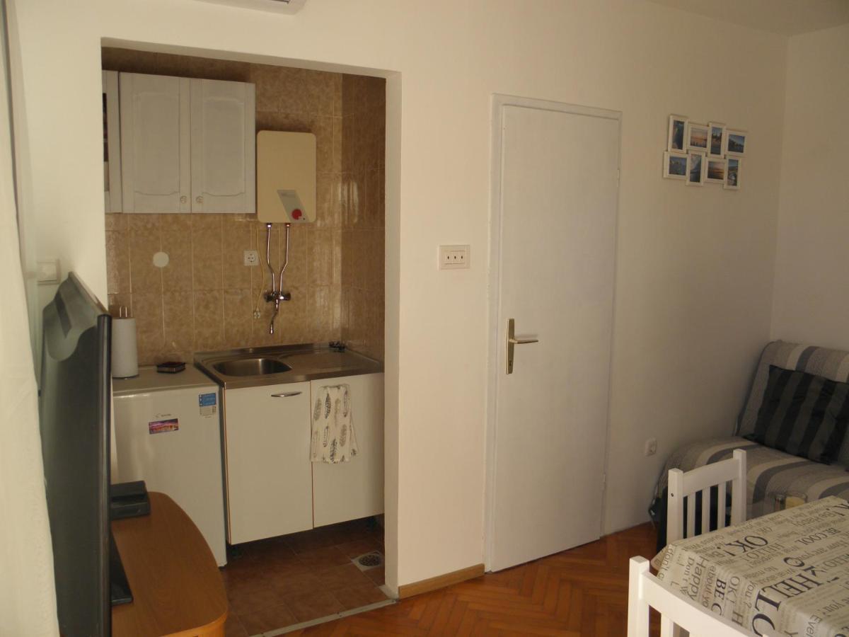 Apartmani Adam Primosten Exterior photo