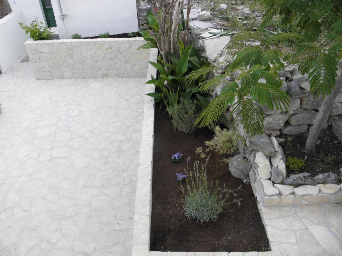 Apartmani Adam Primosten Exterior photo