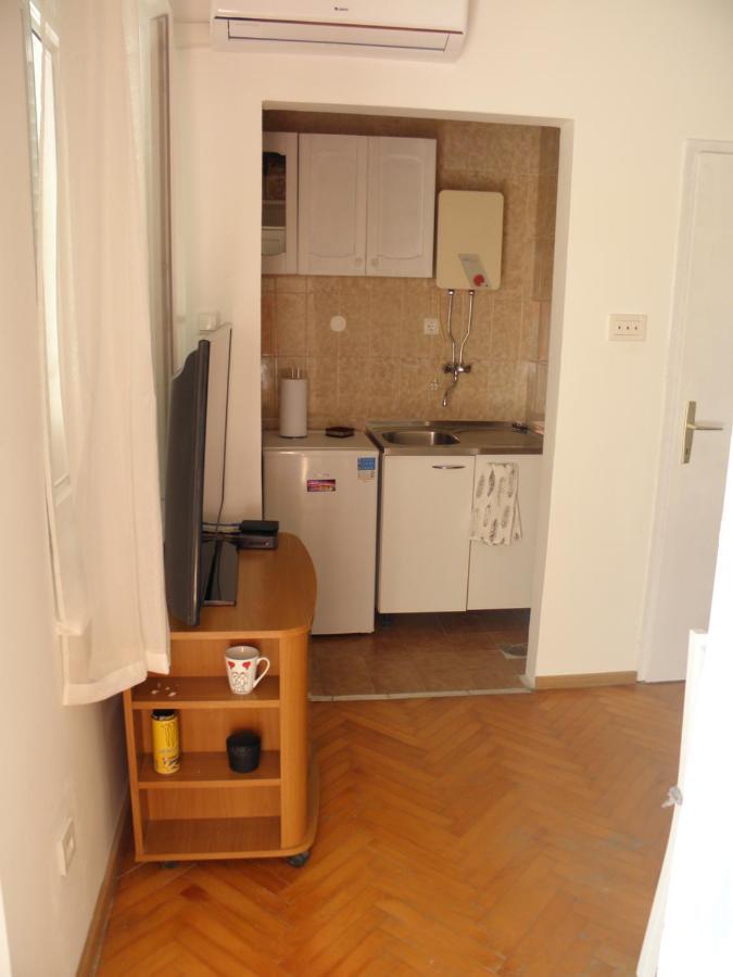 Apartmani Adam Primosten Exterior photo