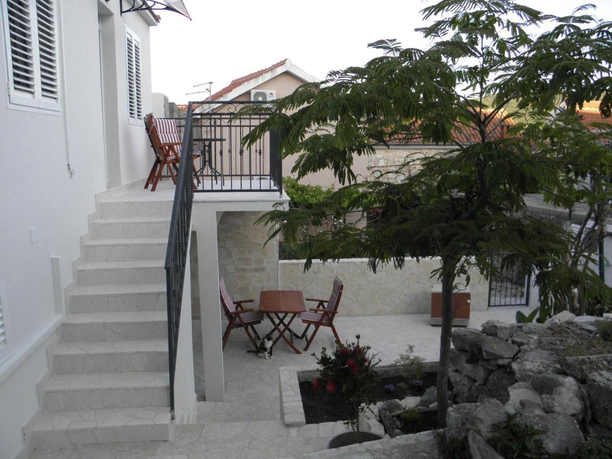 Apartmani Adam Primosten Exterior photo